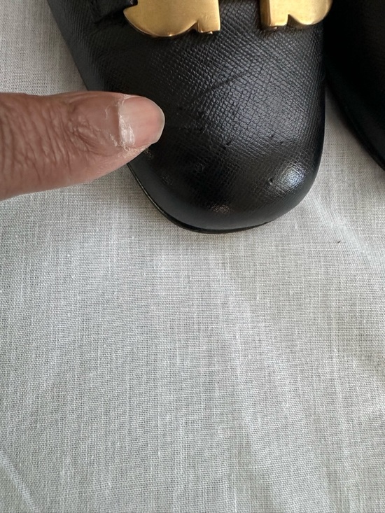 Salvatore Ferragamo Boutique Black Leather Pumps Size 8C Gold Gancini Italy - Picture 8 of 15